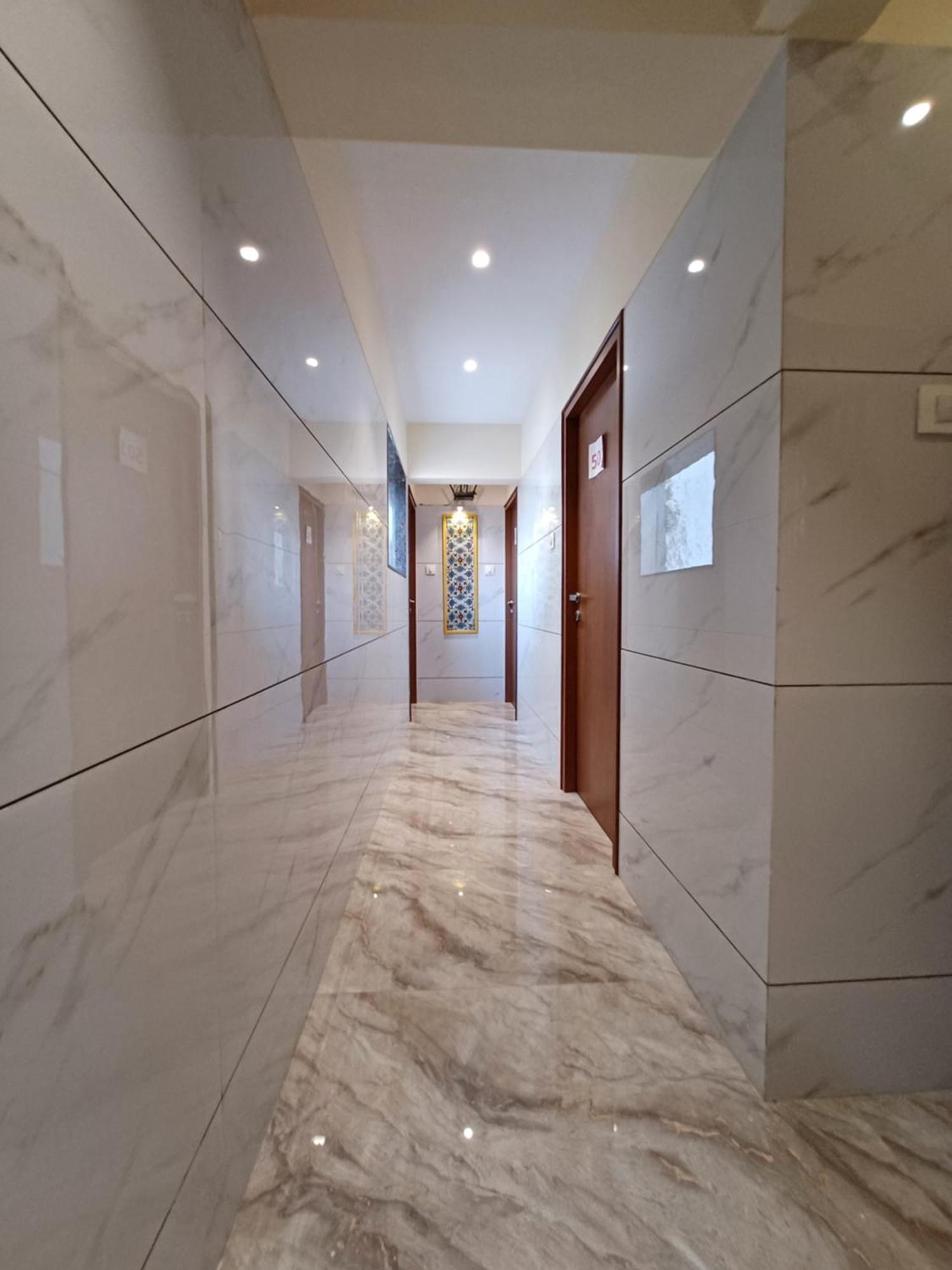 Hotel Ratna Mahal Мумбай Екстериор снимка