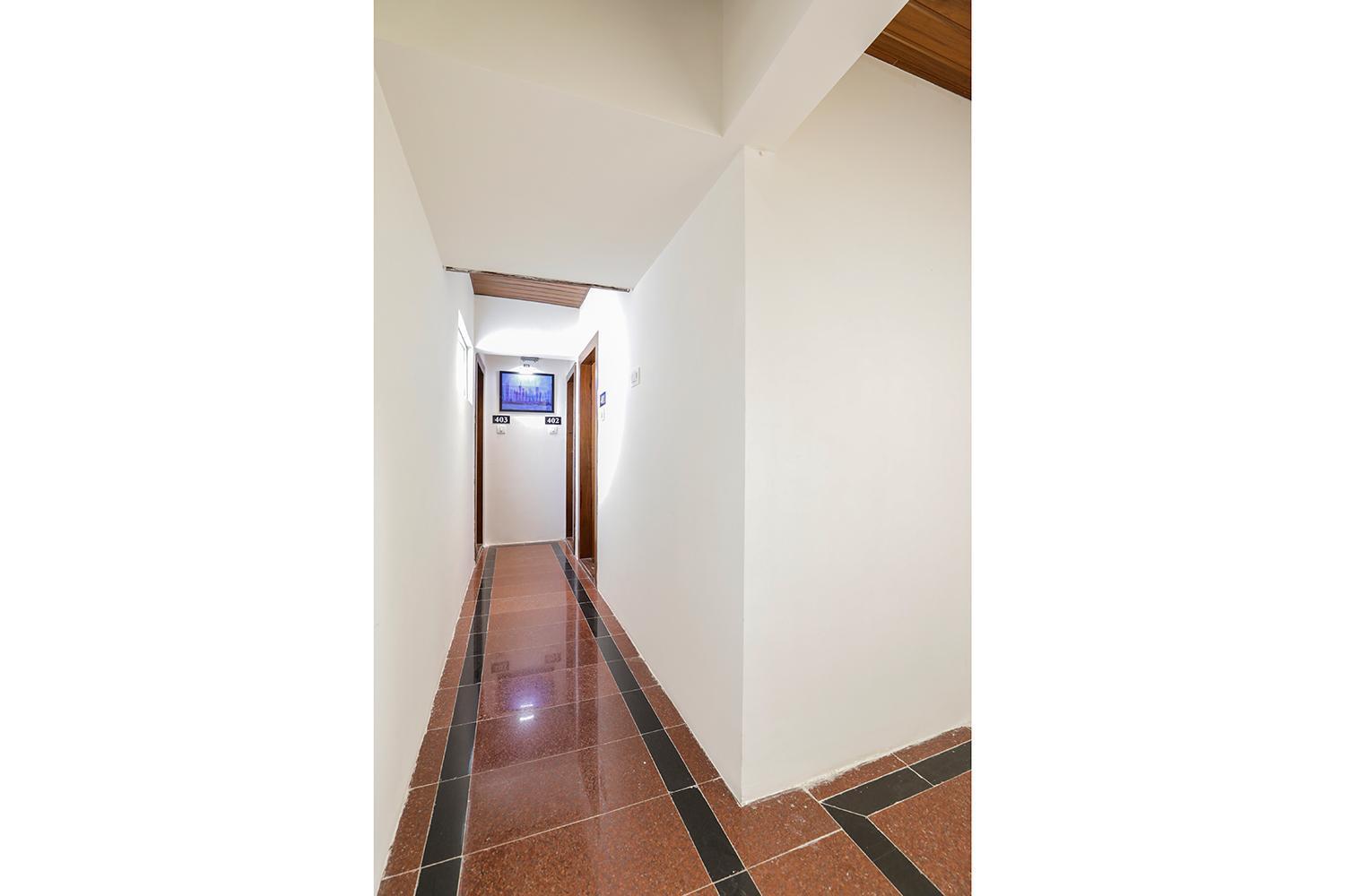 Hotel Ratna Mahal Мумбай Екстериор снимка