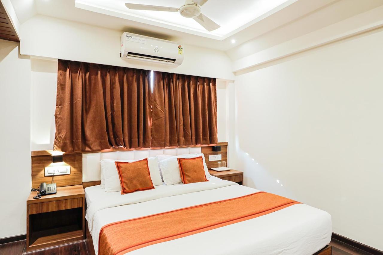 Hotel Ratna Mahal Мумбай Екстериор снимка